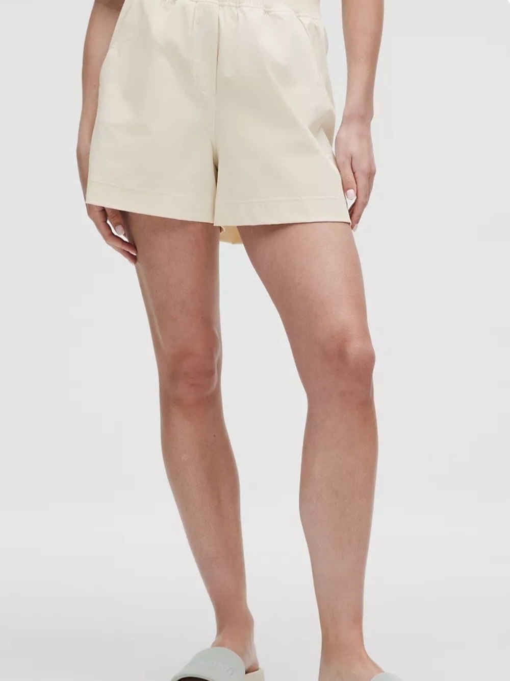 Lululemon  High-Rise Cream Women's Shorts Size M